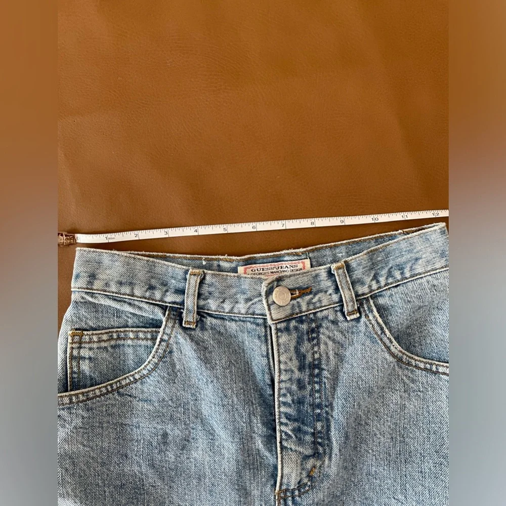 VINTAGE GUESS Denim Mini-Skirt in Light Blue - Picture 5 of 6